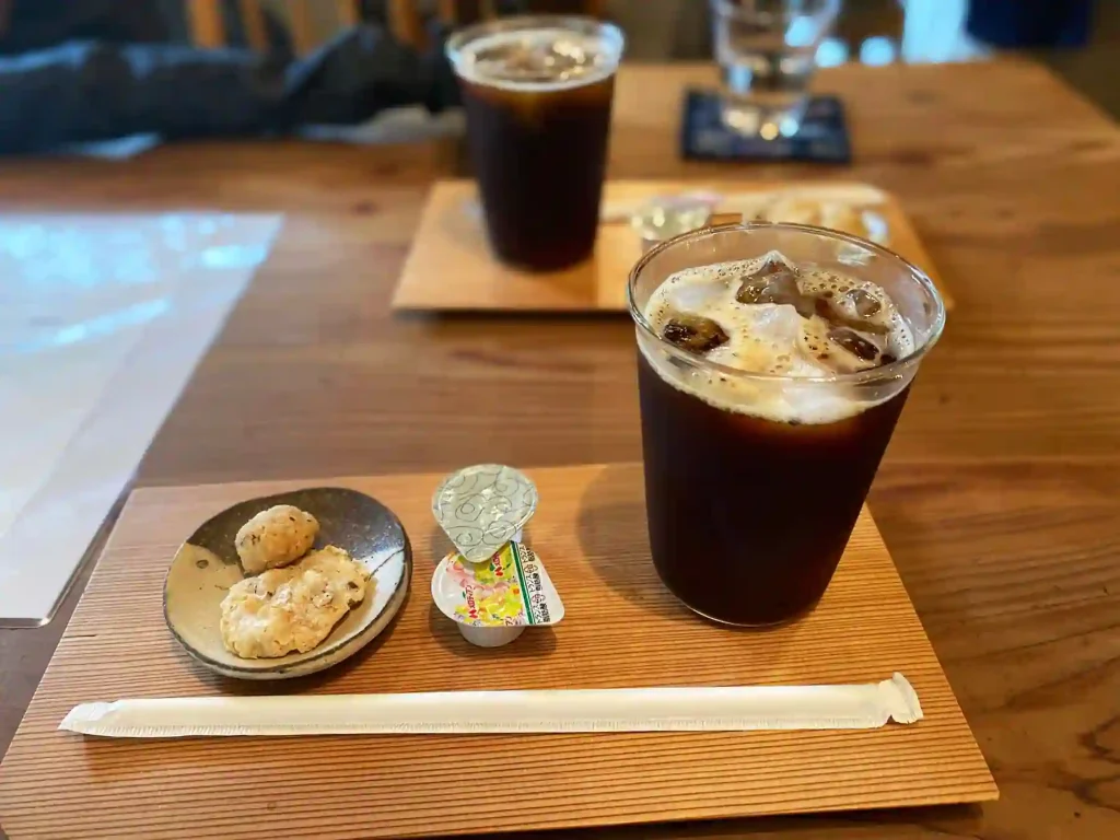 深煎りと酸味系のアイスコーヒー